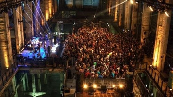 Le 19 octobre de 22h à 24h à Déviations sur CKIA FM, on visitera une fois par mois l’un des clubs de nuits mythiques à travers le monde. Pour cette première, on a tenté de recréer l’ambiance musicale du « <a href="/berghain/">Berghain | Panorama Bar | Säule</a>  », telle qu’elle pourrait être en 2020.