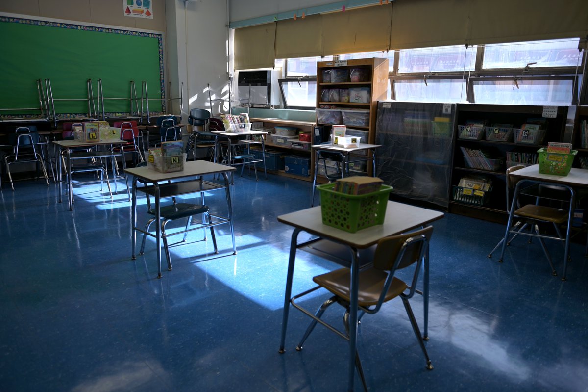 "NYC schools to start phased reopening in December, shifting away from blended learning" according to <a href="/CNBC/">CNBC</a>  #NYCSchoolNews #NYCschools
buff.ly/3fQ7i5Q