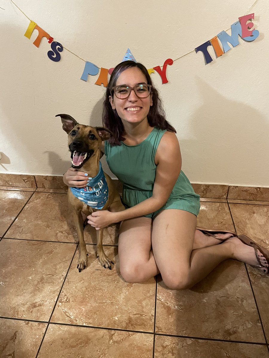 _cafeconsal__'s tweet photo. En esta casa se celebran los cumpleaΓ±os de nuestros amores de cuatro patitas π₯³ y miren a Groot pidiendo un deseo π₯Ίβ€οΈ#itspawtytime https://t.co/dtBw8mrk9G