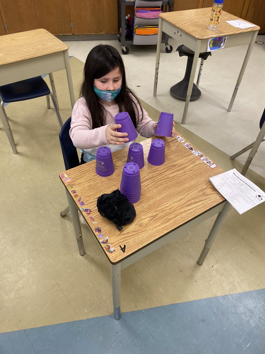 thatrunnergirl7's tweet photo. Snow days and @SpeedStacksInc fun!  Today I got to share one of my passions with my class, and by the end they were all asking to do it again tomorrow.  @SportStackingCa @HPSVP @gecdsbpro #snowday #dpa #speedstacks https://t.co/CvfYI8qRV4