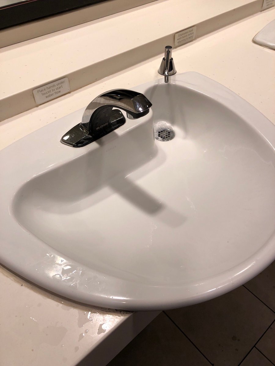 benjancewicz's tweet image. Th drain is right under the soap dispenser so it doesn’t stain the sink.