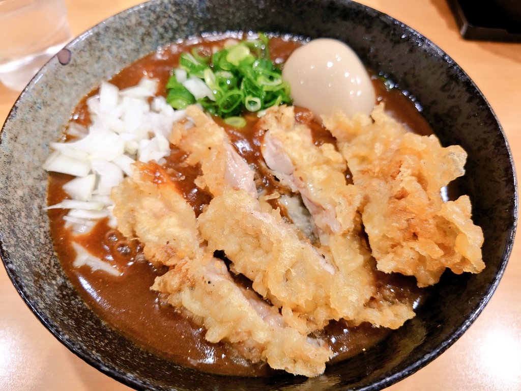 みけ 麺類好き 向ヶ丘遊園の讃岐うどん宗さんで鶏天カレーうどん たまーに登場する券売機にも無い現金払いの限定です 出汁のしっかり効いたスパイシーなカレーにうどんがよく合って美味い うどん 麺活 讃岐うどん宗 向ヶ丘遊園