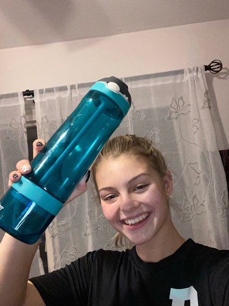 RochesterKey's tweet image. We started December off strong with the first Kindness Challenge of the month! Our members were kind to themselves and the Earth by drinking out of reusable bottles as opposed to disposable!