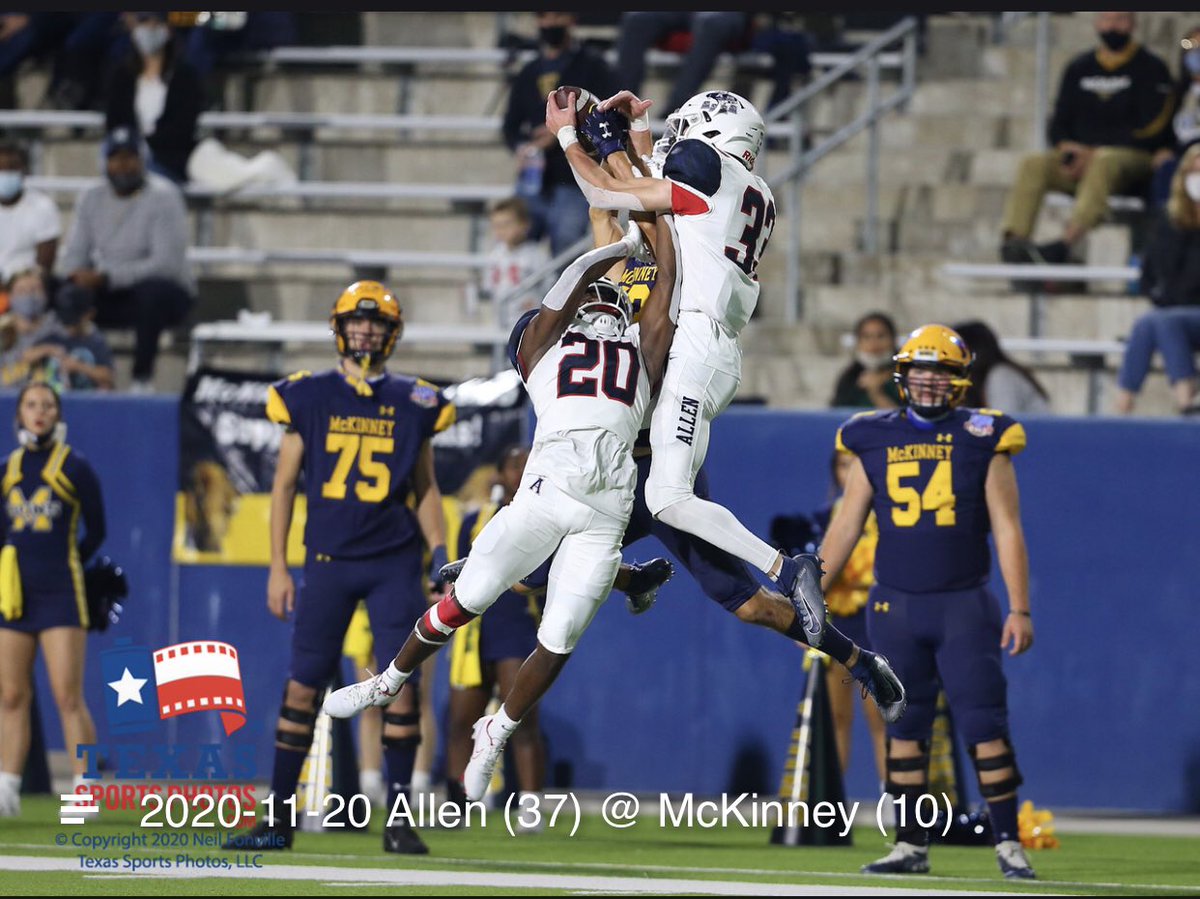 marcuspeacesqd's tweet image. Check out that vertical leap!!!  @MaddoxYoung2 showing off that #Athleticism @alleneaglesfb  #33 #FS