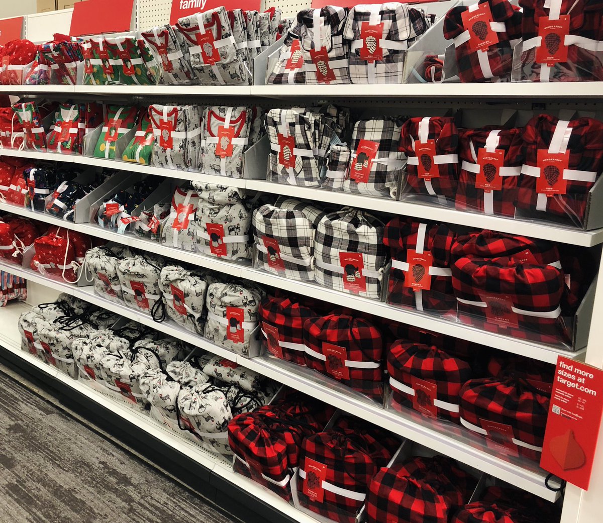 Amplified Gifting this year is set up for social distanced shopping at T2421- Anaheim, CA. 😷  #StaySafeStayHealthy #styleteam #ampgifting #specialtysales