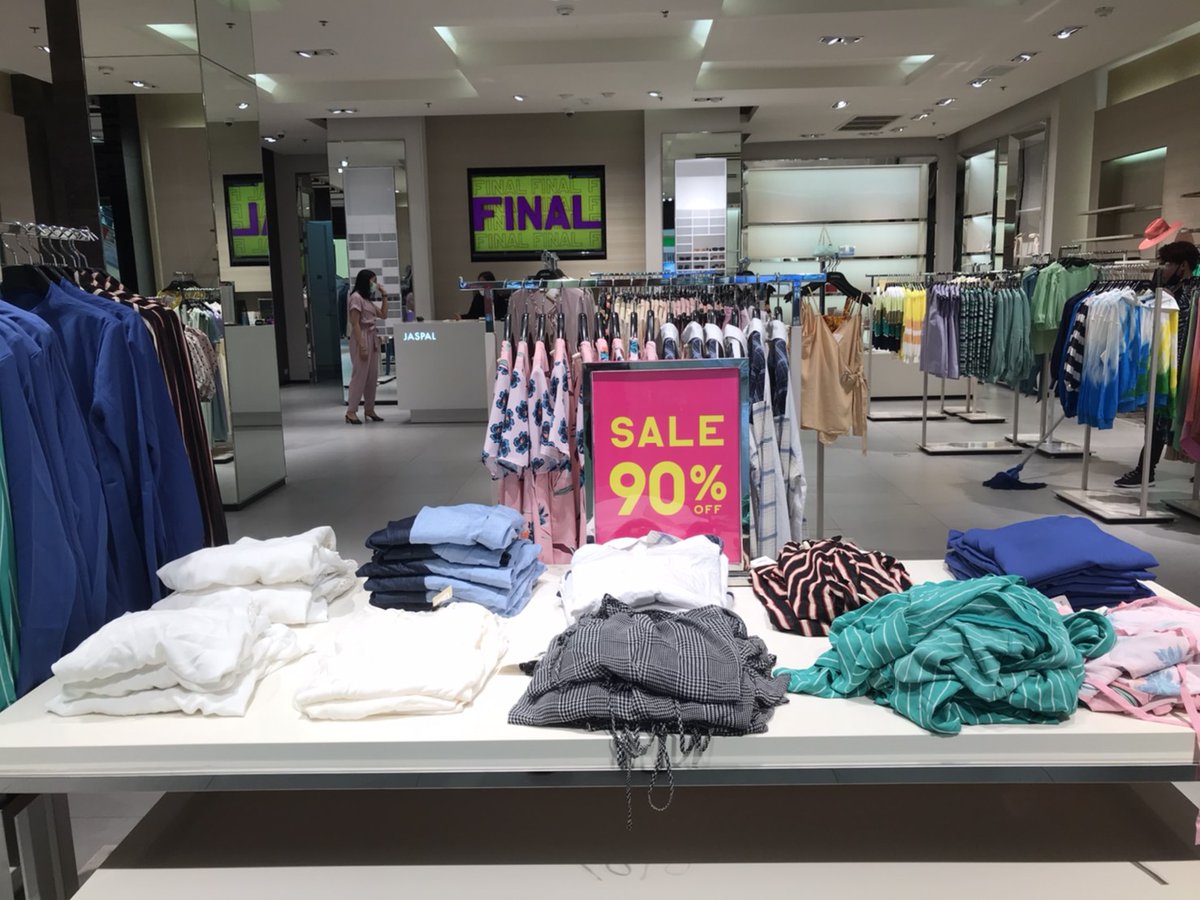 ilovejungceylon's tweet photo. #Jaspal Sale! ลดสูงสุด 9️⃣0️⃣%
สาวๆ ห้ามพลาด #ยัสปาล ขนขวนเสื้อผ้ามาลดราคากันแบบสุดๆ
ใครเล็งไอเทมไหนไว้ ต้องรีบช้อป!
สอบถามข้อมูลเพิ่มเติมที่ ร้านยัสปาล ชั้น G โซนภูเก็ตสแควร์ โทร:083-096-6752
#Jungceylon #Patong #Phuket #SalePromotion
#จังซีลอน #ป่าตอง #ภูเก็ต #ลดราคา https://t.co/lhjjs8ppiw
