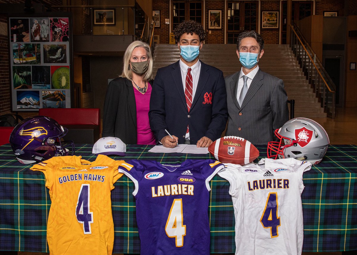 coach_lio's tweet photo. Can’t tell you how proud we are of @standrews1899 Senior RB Mason Watson who officially signed his letter of intent to attend the University of Laurier. @LaurierFootball @MichaelFaulds @mason_watson4 https://t.co/AGoZP0jpbE