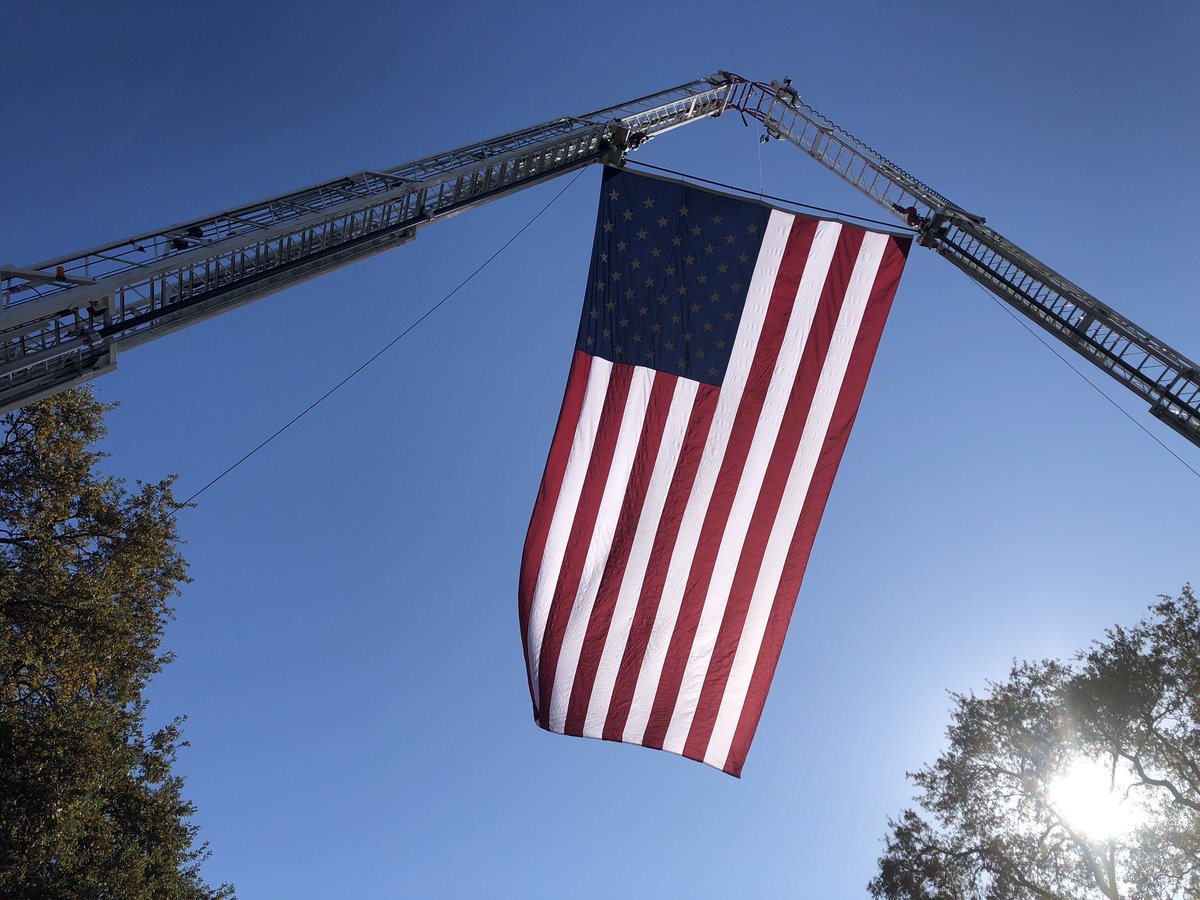 ChiefLoesch's tweet photo. This week, we joined other agencies to pay tribute to @OaklandFireCA's Assistant Chief, Sean Laffan, during an emotional procession from Oakland to #Sacramento. Laffan, who lived in Sacramento, started his career with #OaklandFire in 2000. He died of a heart attack last week. https://t.co/mXGVK6Lpm9