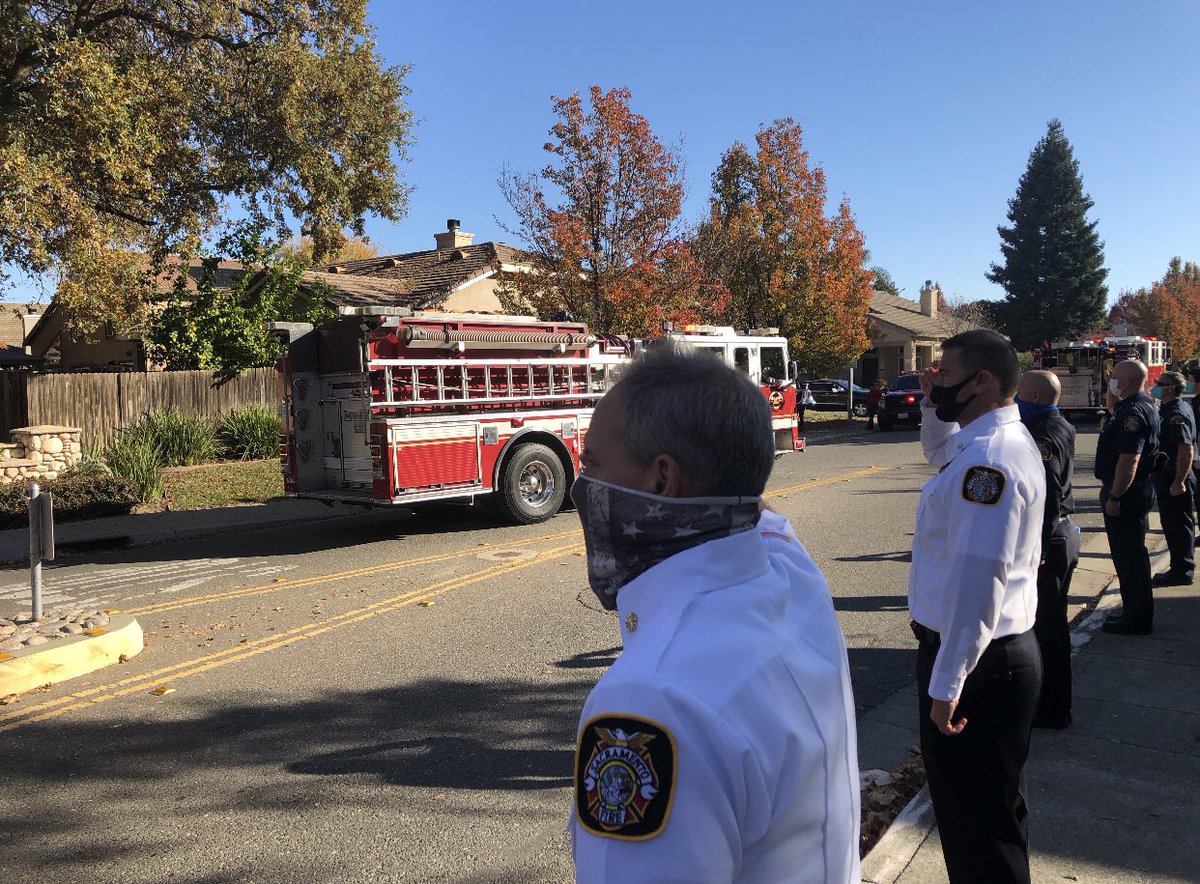 ChiefLoesch's tweet photo. This week, we joined other agencies to pay tribute to @OaklandFireCA's Assistant Chief, Sean Laffan, during an emotional procession from Oakland to #Sacramento. Laffan, who lived in Sacramento, started his career with #OaklandFire in 2000. He died of a heart attack last week. https://t.co/mXGVK6Lpm9