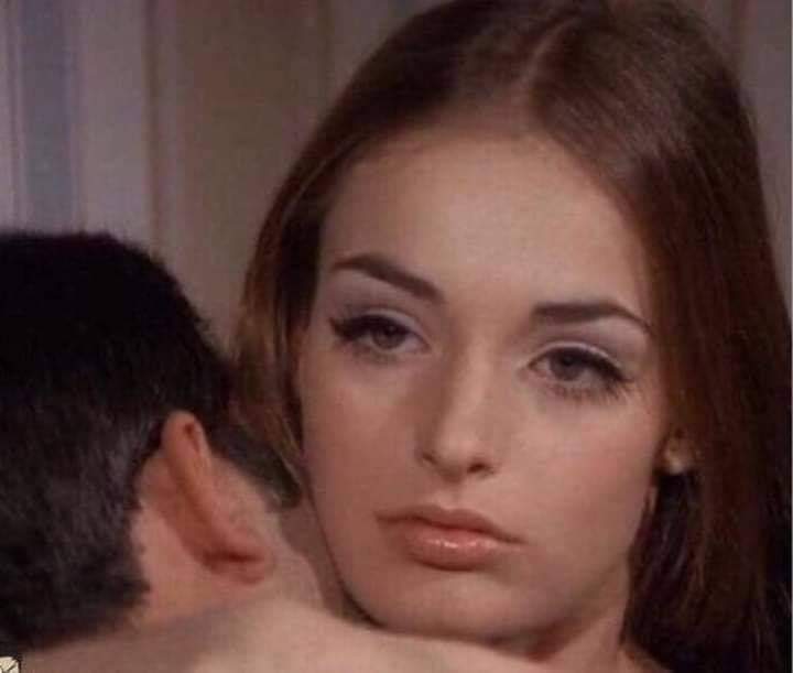 FantasiasMxx's tweet photo. Cuando tu novio te dice que está con su amigo,  y tú estás con su amigo. https://t.co/mDB1qc2aPl