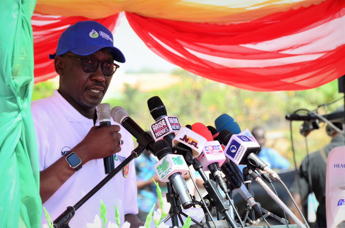 AbbaAudu_'s tweet photo. PHOTO NEWS:
Images from the Presidential Virtual Rollout of the National Gas Expansion Programme (NGEP), in Abuja, earlier yesterday.
#NGEP
#NigeriaGoGas
#YearOfGas https://t.co/FDQFLBzOKn