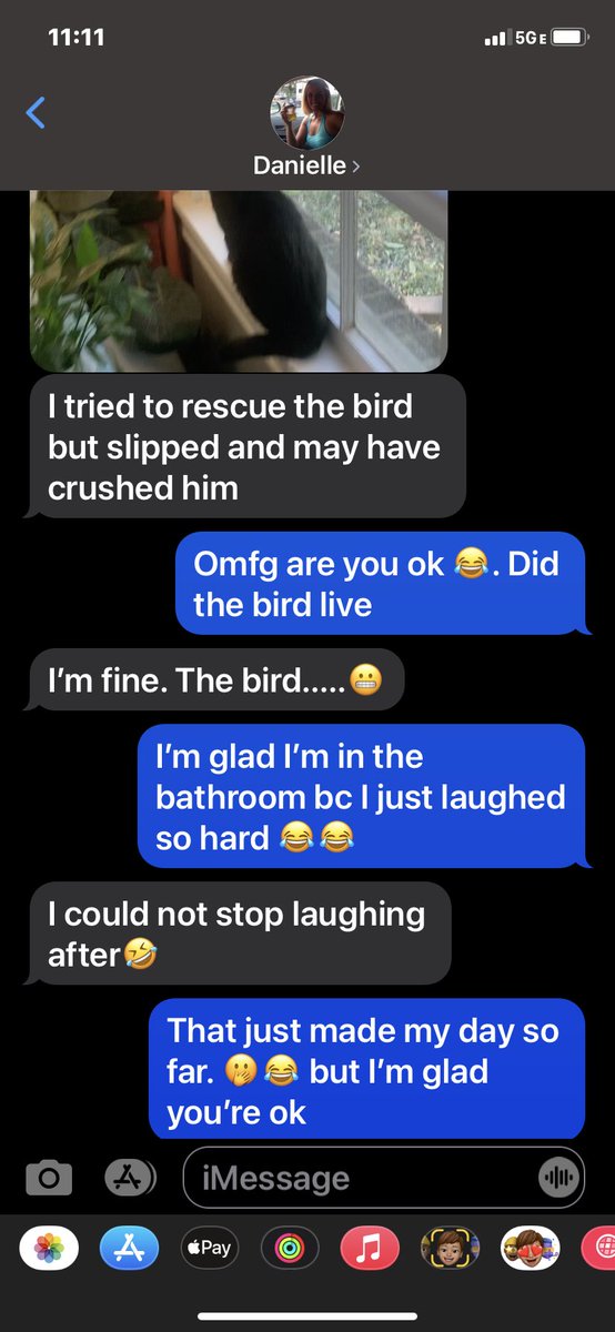 bernettaNIcoleG's tweet photo. Y’all 😂😂 just a normal text conversation with my cousin #poorbird #oops #EpicFail https://t.co/qFcARIhKDR