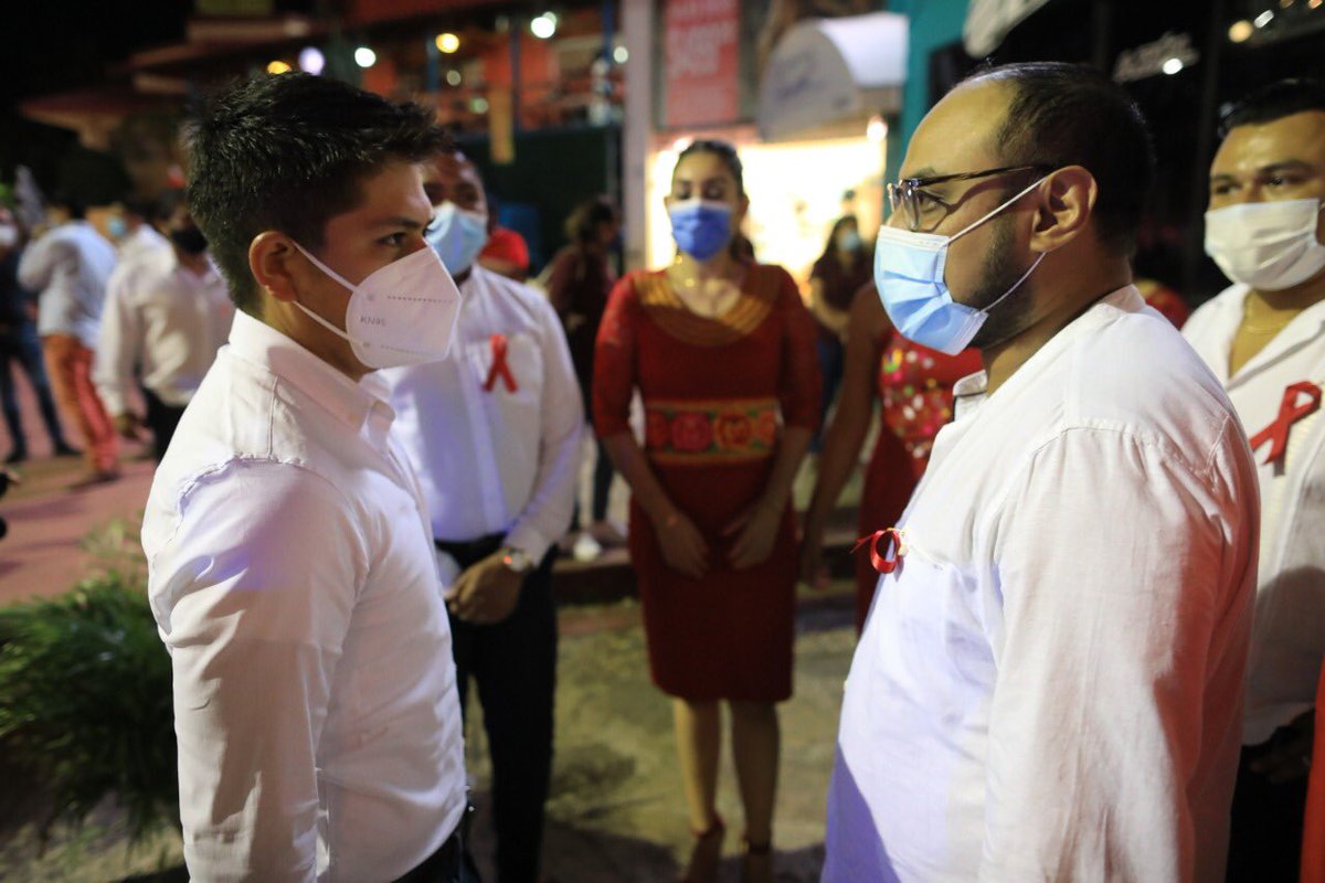 Agradezco a mi amigo <a href="/irving_lopez/">Irving López</a> director de la asociación <a href="/SinEtiquetasGro/">SIN ETIQUETAS</a> por permitirme ser partícipe del encendido de la Diana Cazadora en conmemoración del día mundial de la lucha contra el VIH.  ¡El cambio es hoy!
#DiaMundialContraElVIH