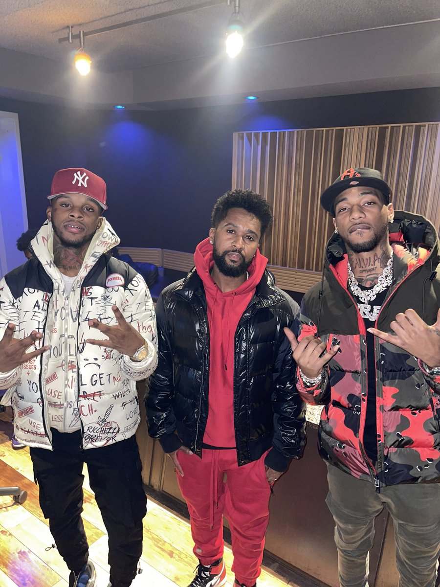 toosii2x's tweet photo. TOOGLOCKTOVEN 🔥 https://t.co/iWBXMehX8T