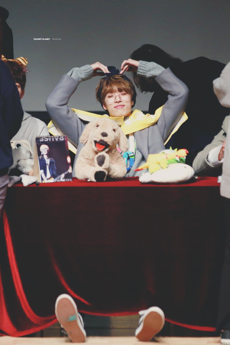 also look at this he's so smol