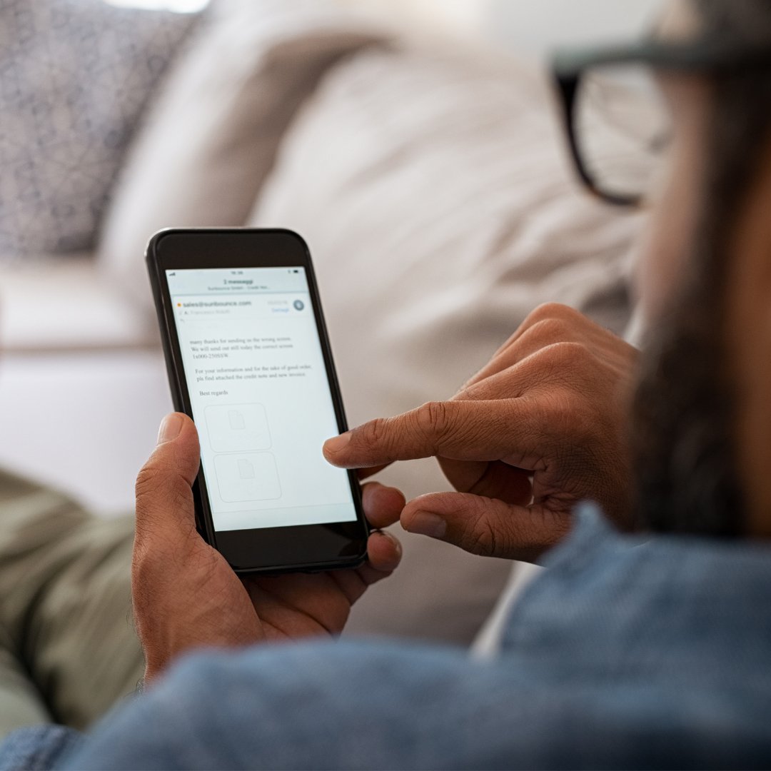 CapFeather tweet media