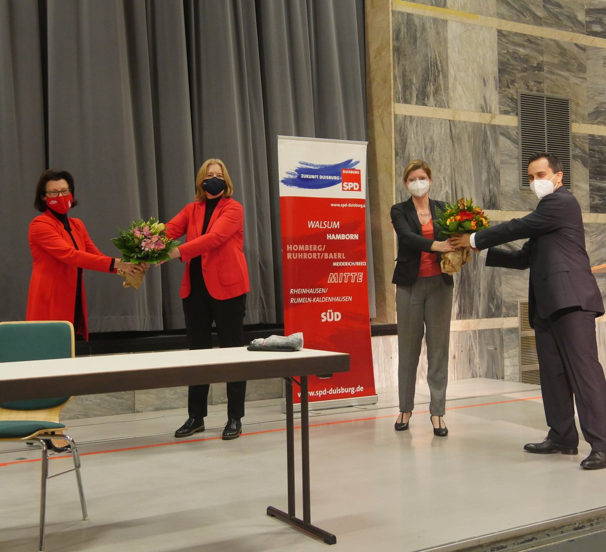 SPD Duisburg stellt erneut Bas und Özdemir für den Bundestag auf

Die SPD Duisburg hat erneut Bärbel Bas und Mahmut Özdemir als Kandidatin und Kandidaten für den Bundestag aufgestellt. spd-duisburg.de/spd-duisburg-s…
