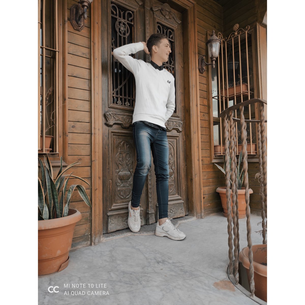 *وخليكواا فااكرين إن اناا متقاارنش بحدد*🥀💙🙈😋