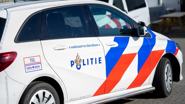 Politie zoekt scooterrijders uit omgeving Hoogeveen na uitdelen klap in Balkbrug: De politie is op zoek naar een groep scooterrijders, die op zondag 13 september betrokken waren bij onrust aan Het Bastion in Balkbrug. Volgens aanwijzingen van de politie.....