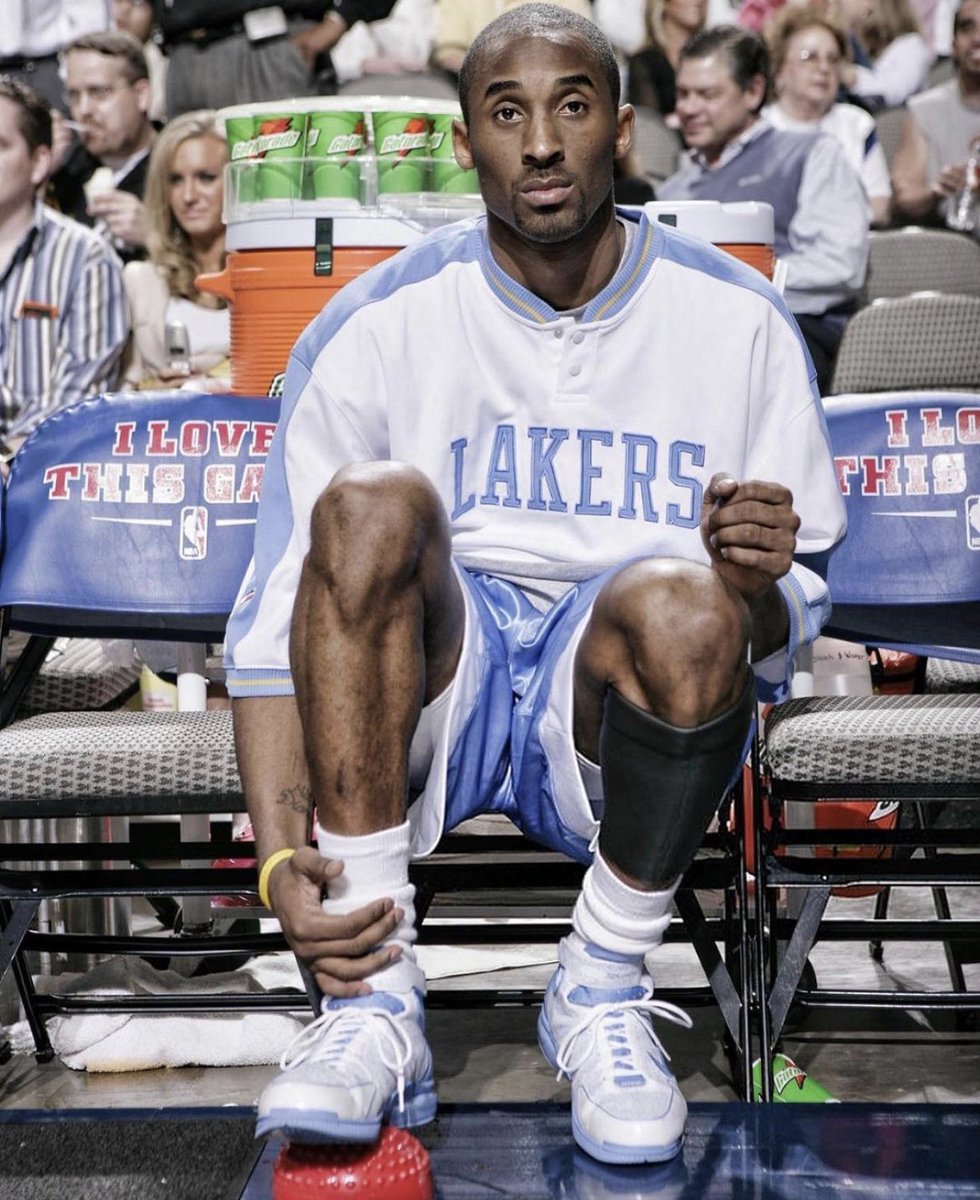 kobe bryant throwback jersey blue