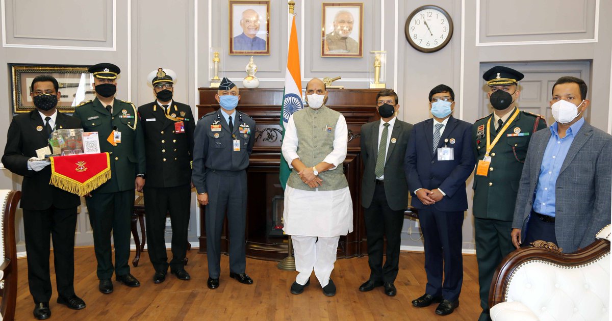 SpokespersonMoD's tweet photo. On the occasion of #ArmedForcesFlagDay to be celebrated on 07 December, the officials of #KSBSectt met Raksha Mantri Shri @rajnathsingh and pinned a flag, today #ICareIDonate #AFFD2020. https://t.co/2a2TDOArYz