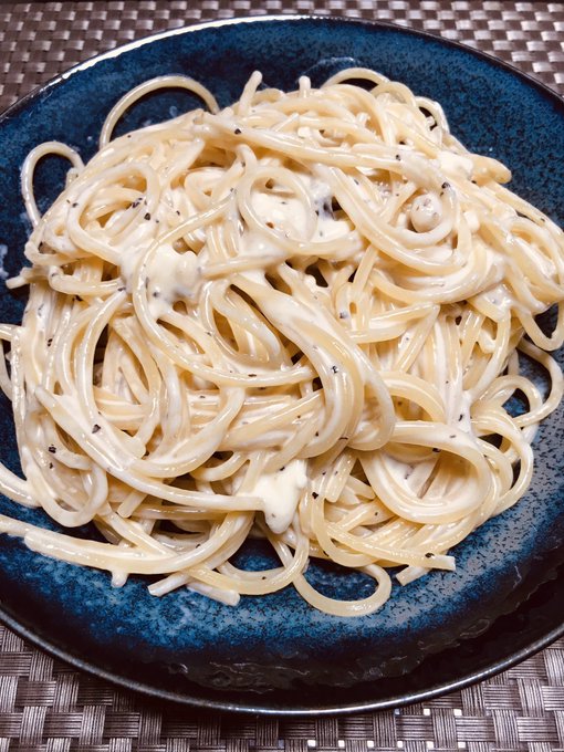 4種のチーズ、一個全面が緑になるくらいかびてたけど食ってみたらいけた
それはそれとして調理は失敗した 