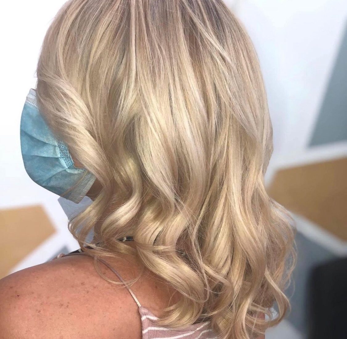 Get pretty with Hello Bonita for the Verity Show this Friday Night! New clients get 20% off!

#PigtownShuffle #shuffleintopigtown #Pigtown #PigtownMainStreet #Baltimore #Bmore #MainStreet