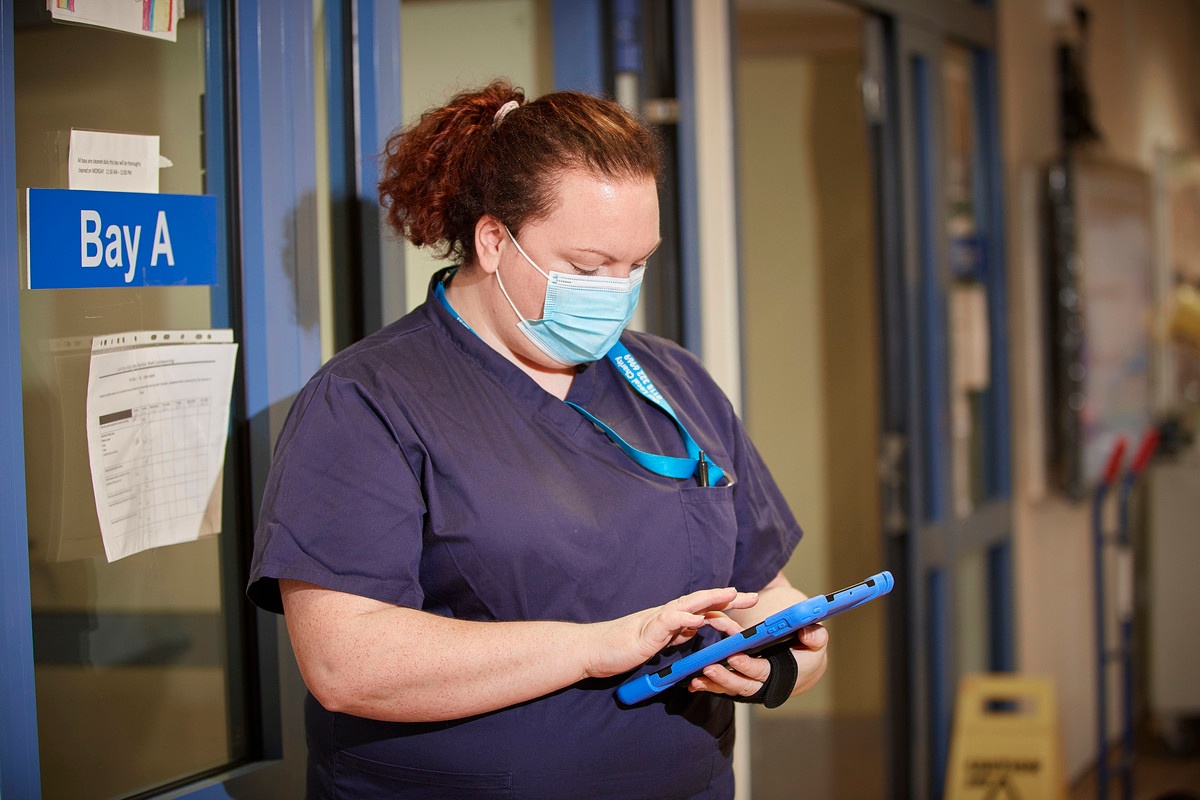 BHFT's tweet image. ‘eObs’, which is short for e-observation, is a system that allows our clinicians to digitally record and monitor observations about a patients’ health using electronic tablets. Learn more about how we’re improving digital observations in patient care 👉  orlo.uk/doTsm