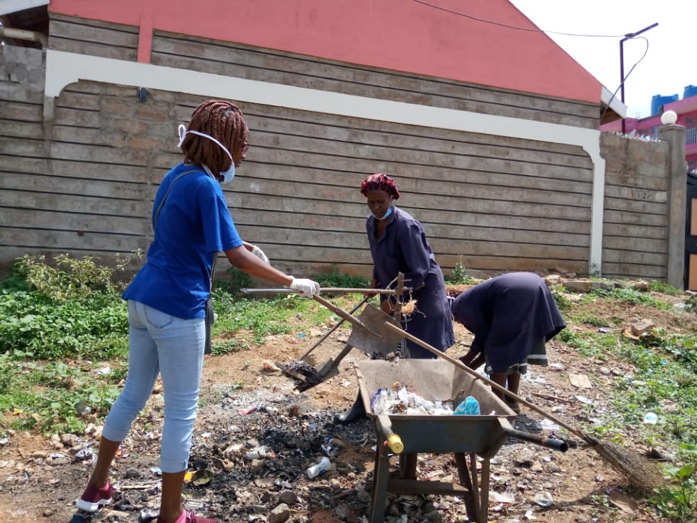 g_birungi's tweet photo. A combination of efforts from County, Youth and Community as we maintain clean and safe environments #AngamizaCoronaKitui #EUAmrefCleanUp https://t.co/PvzgVVITvg