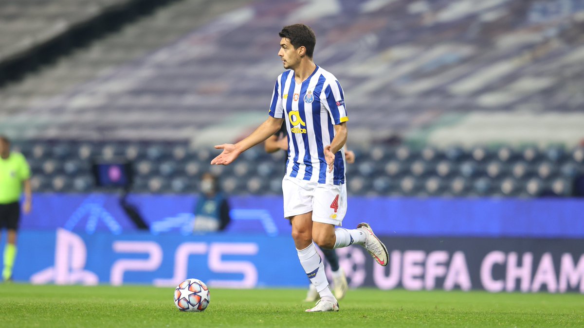 FCPorto's tweet photo. Diogo Leite fez a sua estreia esta época na Liga dos Campeões 💪⚽
#FCPorto #FCPMCFC #UCL https://t.co/N7jJq3m3GR