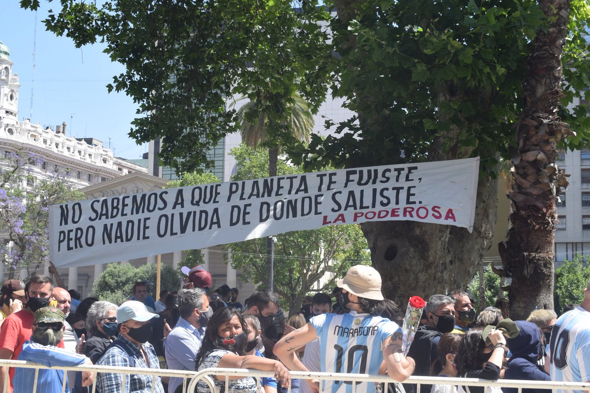 "No sabemos a que planeta te fuiste, pero nadie olvida de donde saliste" <a href="/gargantapodero/">La Garganta Poderosa</a>