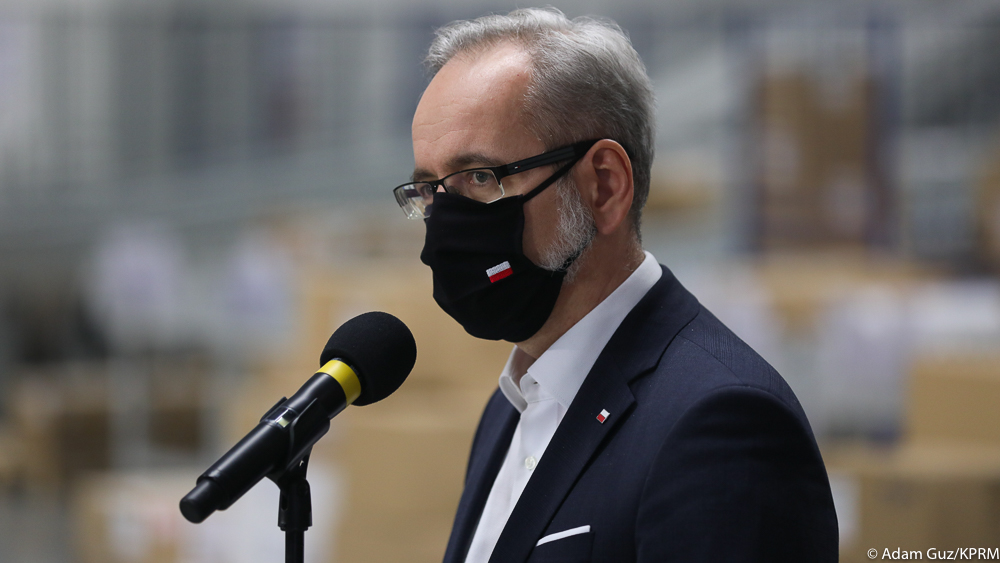 PremierRP's tweet photo. Minister @MZ_GOV_PL @a_niedzielski w #Łódź: Jest to jeden z największych procesów logistycznych z jakimi mieliśmy do czynienia w ostatnich latach, bo chcemy dać możliwość zaszczepienia się każdemu obywatelowi. Zaczynamy nabory na zespoły szczepieniowe. https://t.co/Kuq9QQYXDb