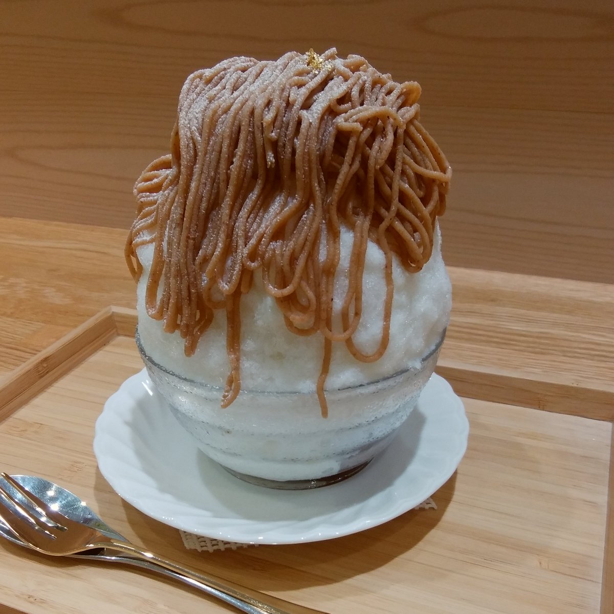 公式 氷峰ジャンダルム على تويتر 新作 渋皮煮モンブラン 和栗の渋皮煮をベースとしたかき氷です 和栗生産量日本一の茨城県の中でも 特に有力な産地である笠間 岩間の厳選された渋皮煮ペーストを使用して作った自家製のモンブランクリームを モンブラン風に