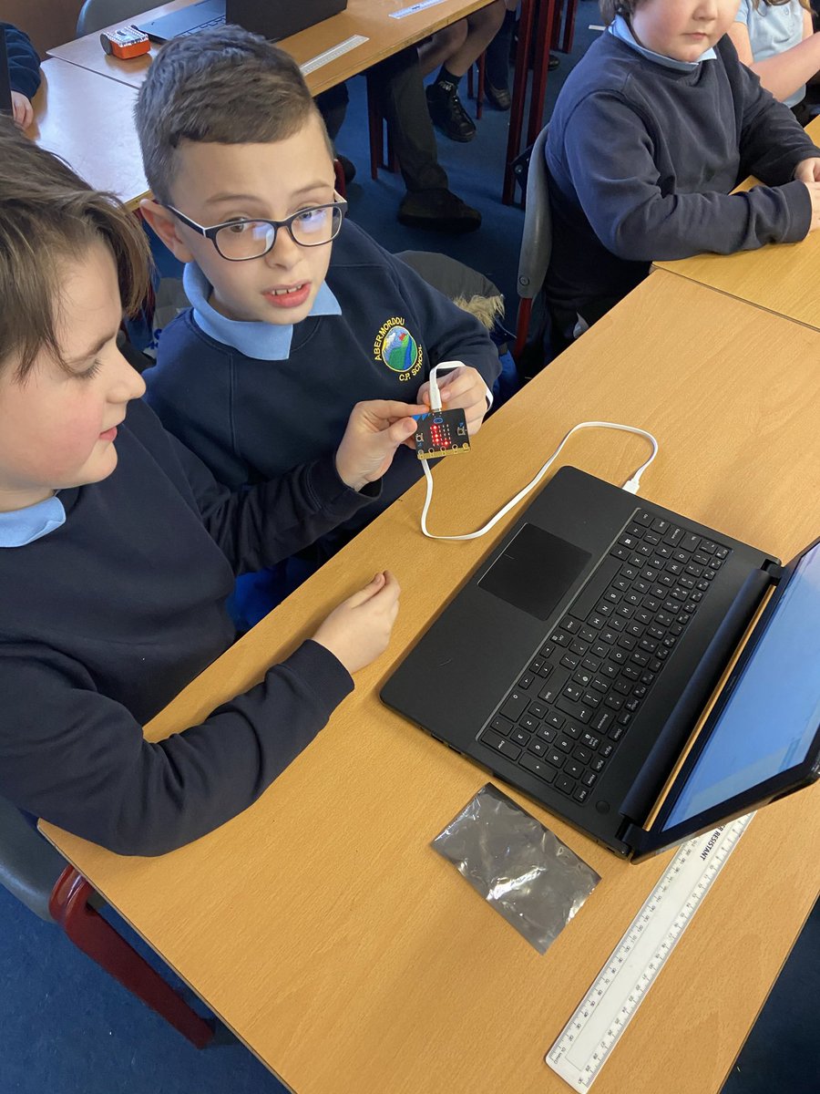 MrWilliams1989's tweet photo. Year 5 had some fun yesterday trying different coding equipment in preparation for their moving vehicle project #coding #microbit #edisonbot https://t.co/pcKU5JadRs
