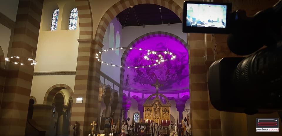 perfect_sound's tweet photo. Livestream der St. Antonius Gemeinde 🤩

#rheine #lingen #meppen #emsland #emsdetten #emsbüren #ibbenbüren #gronau #steinfurt #nordhorn #spelle #greven #salzbergen #hörstel #neuenkirchen #münster #riesenbeck #osnabrück #digitalesatelierrheine https://t.co/mvOhhBzB0h