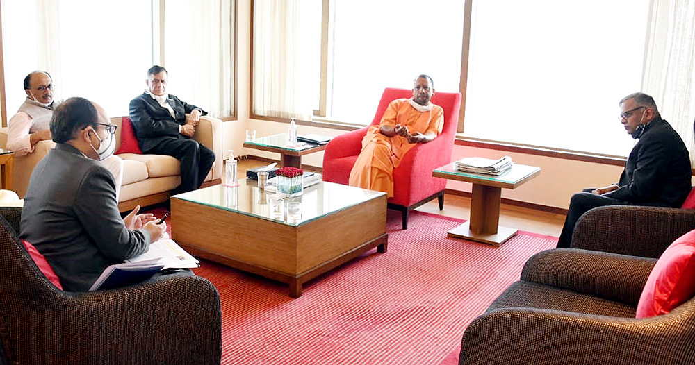 myogioffice's tweet photo. मुख्यमंत्री श्री @myogiadityanath जी से @TataCompanies के चेयरमैन श्री एन. चंद्रशेखरन जी ने मुंबई में उत्तर प्रदेश में औद्योगिक निवेश के संदर्भ में वार्ता की।

#YogiJiInMumbai https://t.co/y2iGFgaBCa