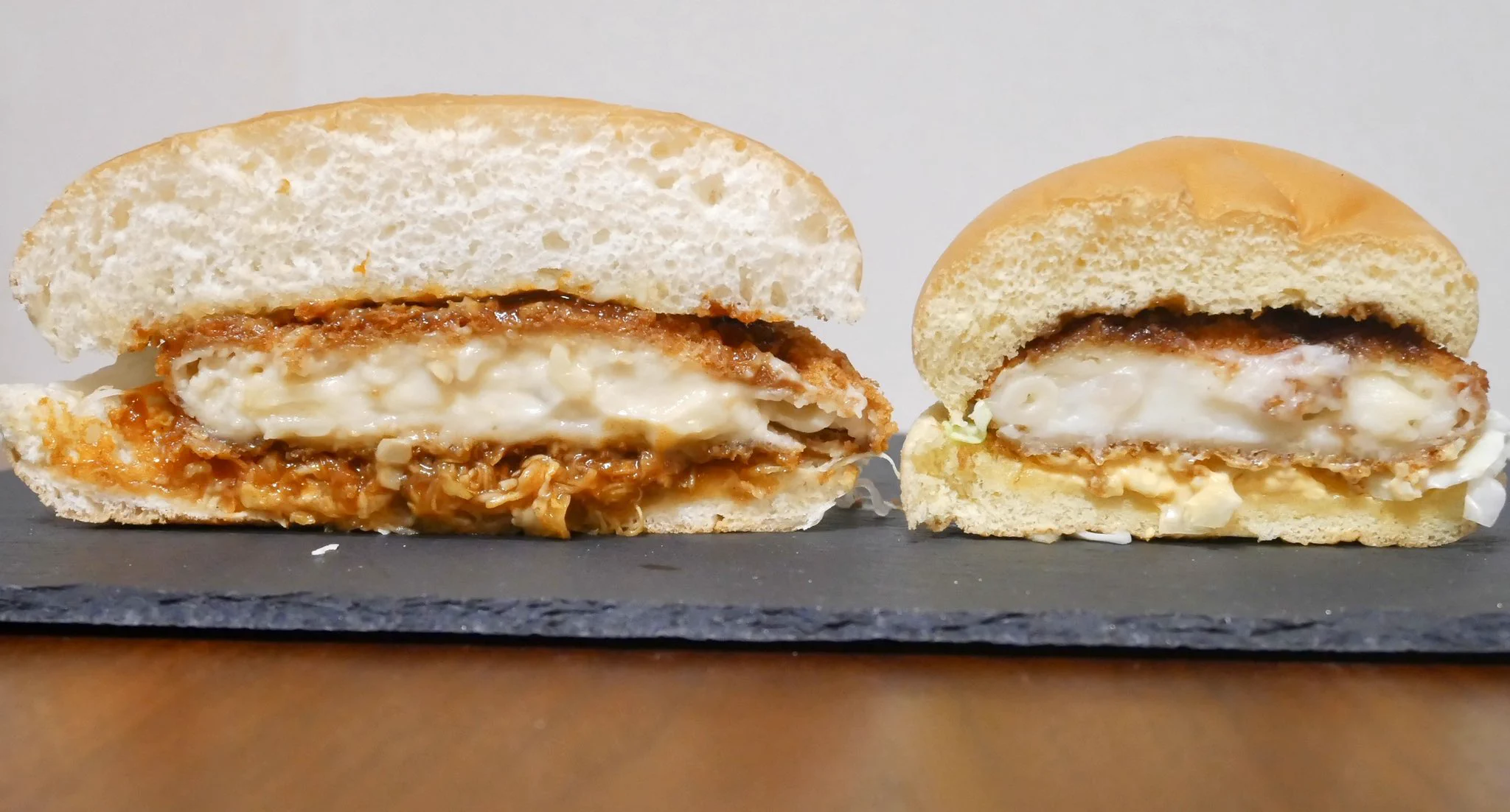 予想通りのデカさ！コメダの「グラクロ」をマックの「グラコロ」と比較してみた！