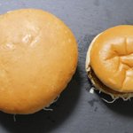 予想通りのデカさ!コメダの「グラクロ」をマックの「グラコロ」と比較してみた!