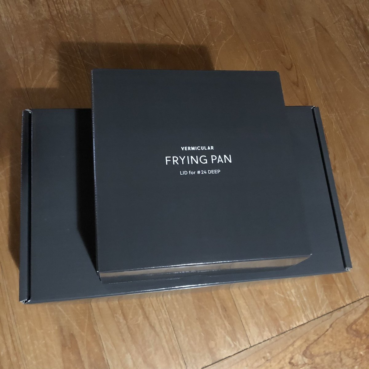 aragorn5708's tweet photo. バーミキュラは
忘れた頃にやってきた。笑
#vermicular
#fryingpan
#24deep https://t.co/GmY5YJDVv8