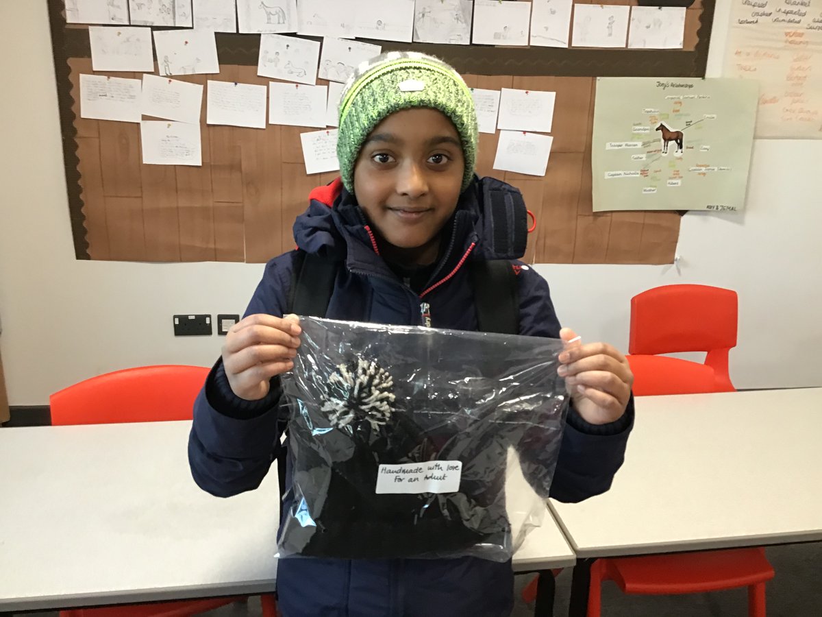 MrsHillWMPA's tweet photo. We've had so many amazing donations so far for the #TMETchristmashug It is lovely to see how compassionate the families @kestrelmead are! Keep up the great work class 25! #TMETcharacter #compassion #reciprocity #itsgoodtogiveback https://t.co/2KN6ckA24T