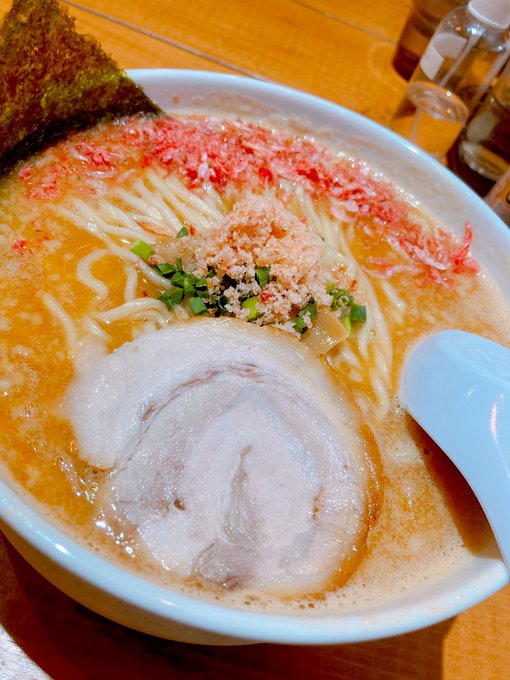 海老ラーメンたべゆ🦐 