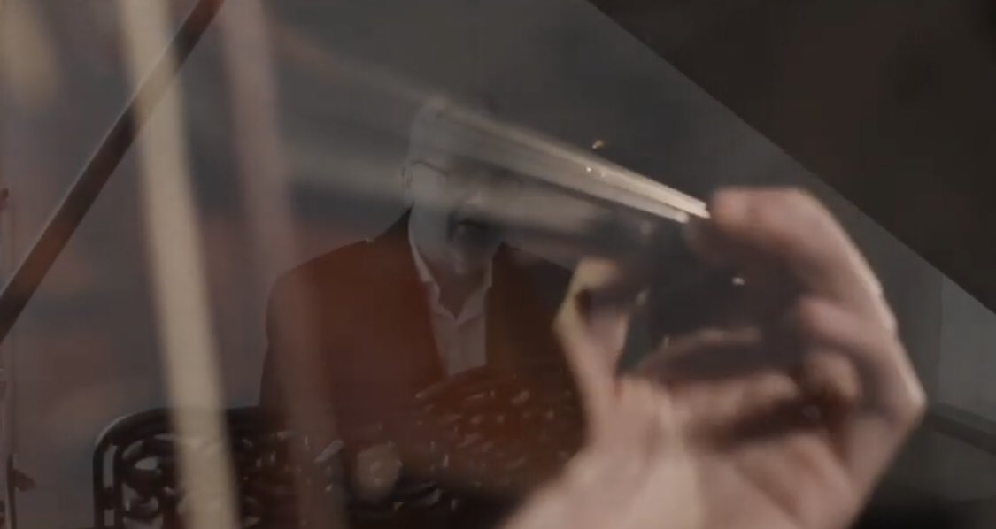 This one’s for all you ‘Young Dudes’ 

youtu.be/vs-eIqzTg7Y