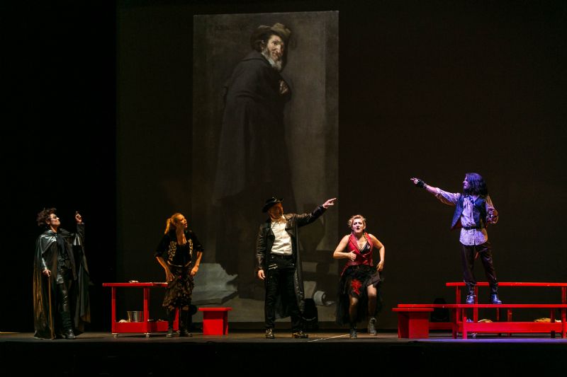 Este fin de semana nos vamos a #Zaragoza con el mejor guía posible, el Diablo Cojuelo
 "Lindos atajos sabes: mal haya quien no caminara contigo todo el mundo, mejor que con el Infante don Pedro de Portugal, el que anduvo las siete partidas de él."#teatro #músicaendirecto