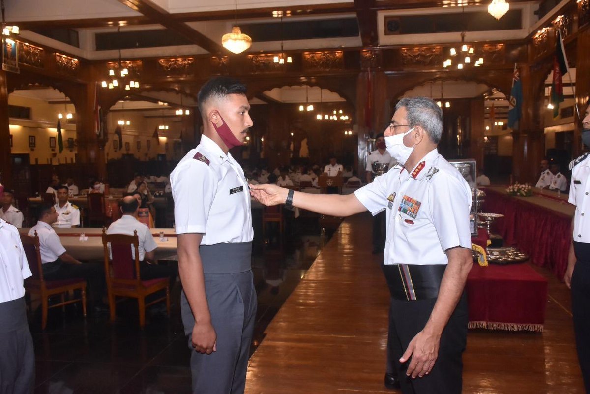 SumitDefence's tweet photo. #NDA first Commandant’s Motivation Award – Lieutenant Ummer Fayaz, Rajputana Rifles Regiment Trophy and Silver Medal for displaying Overall Improvement in Performance has been awarded to Cadet Vijay Bahadur of 139 NDA Course on 07 Nov 20 , Pune @adgpi @Tiny_Dhillon https://t.co/meQUkb0S8u