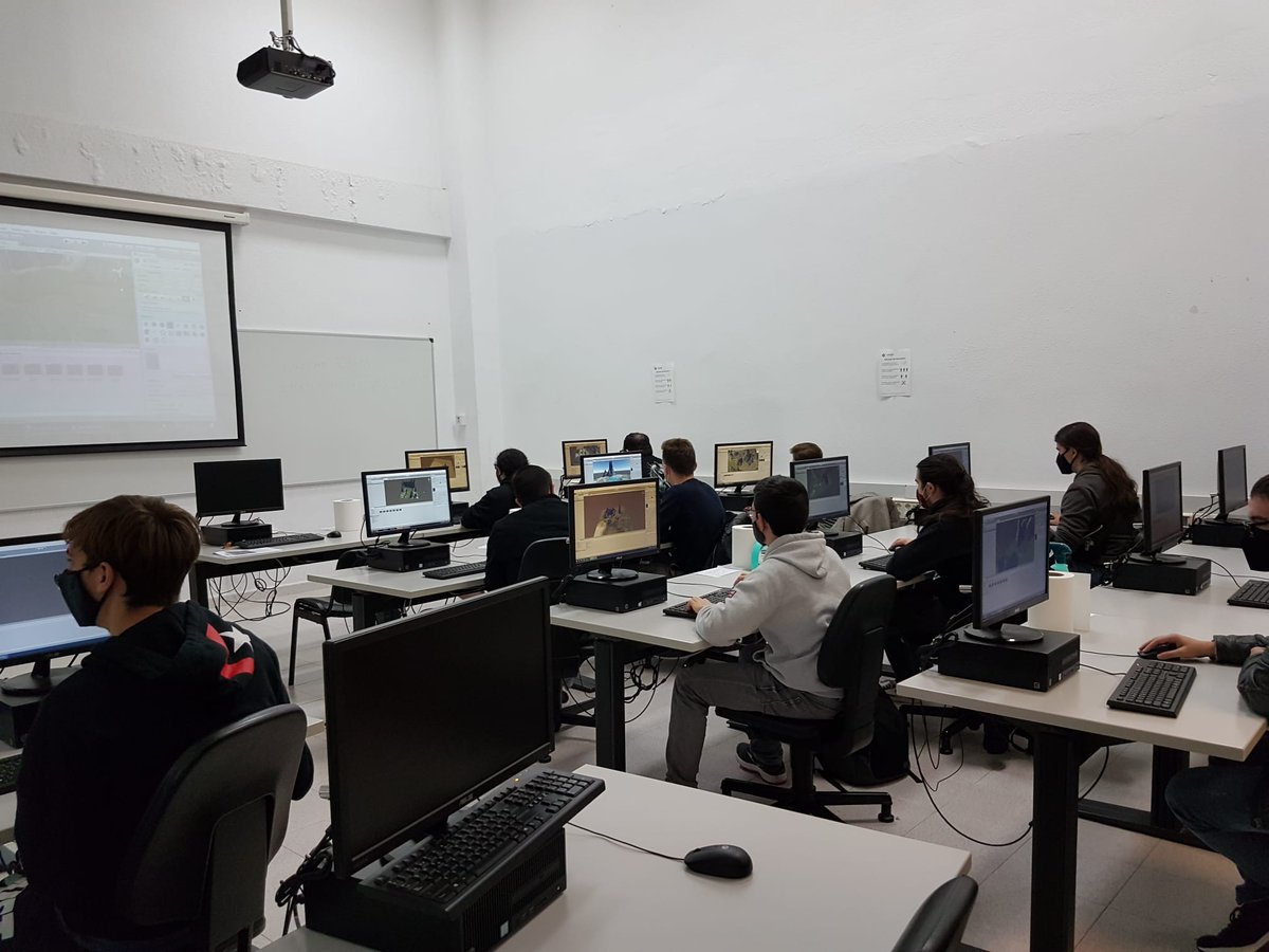 PortUIB's tweet photo. Avui hem començat les pràctiques al #DemoTec @epsuib amb alumnat de 2n de CFGM del @EsLiceu 💻💿🎮
👉https://t.co/p2OzJrc2cp
#SeràsUIB #futuralumnat https://t.co/deVwBwQGRj