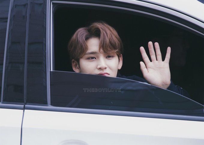  a thread of mingyu opening his car window for carats  