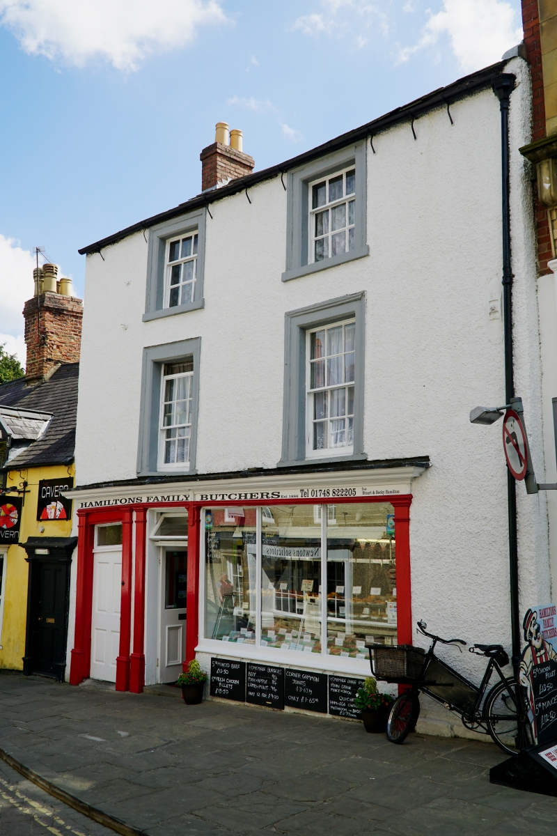 Mochachocshop's tweet photo. We love supporting other local businesses in Richmond and that is why we use Hamilton's ham in our doorstep sandwiches. 

#hamiltonsbutchers #supportlocalbusinesses #supportsmallbusinesses #supportyorkshire #supportsmall #supportlocal  #shoplocal #shopyorkshire #localproduce https://t.co/iw5p067Uzb