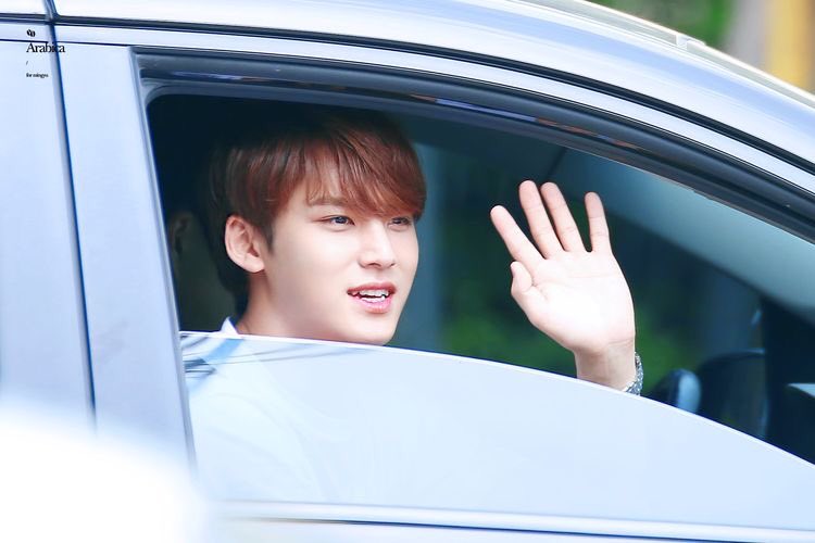  a thread of mingyu opening his car window for carats  