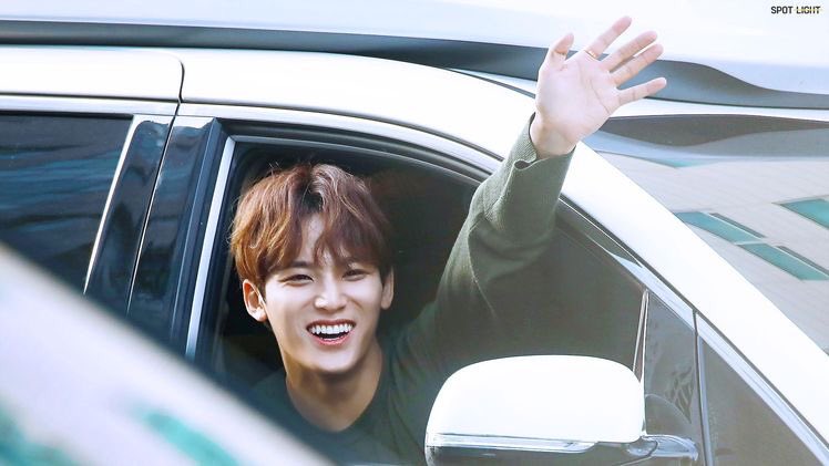  a thread of mingyu opening his car window for carats  