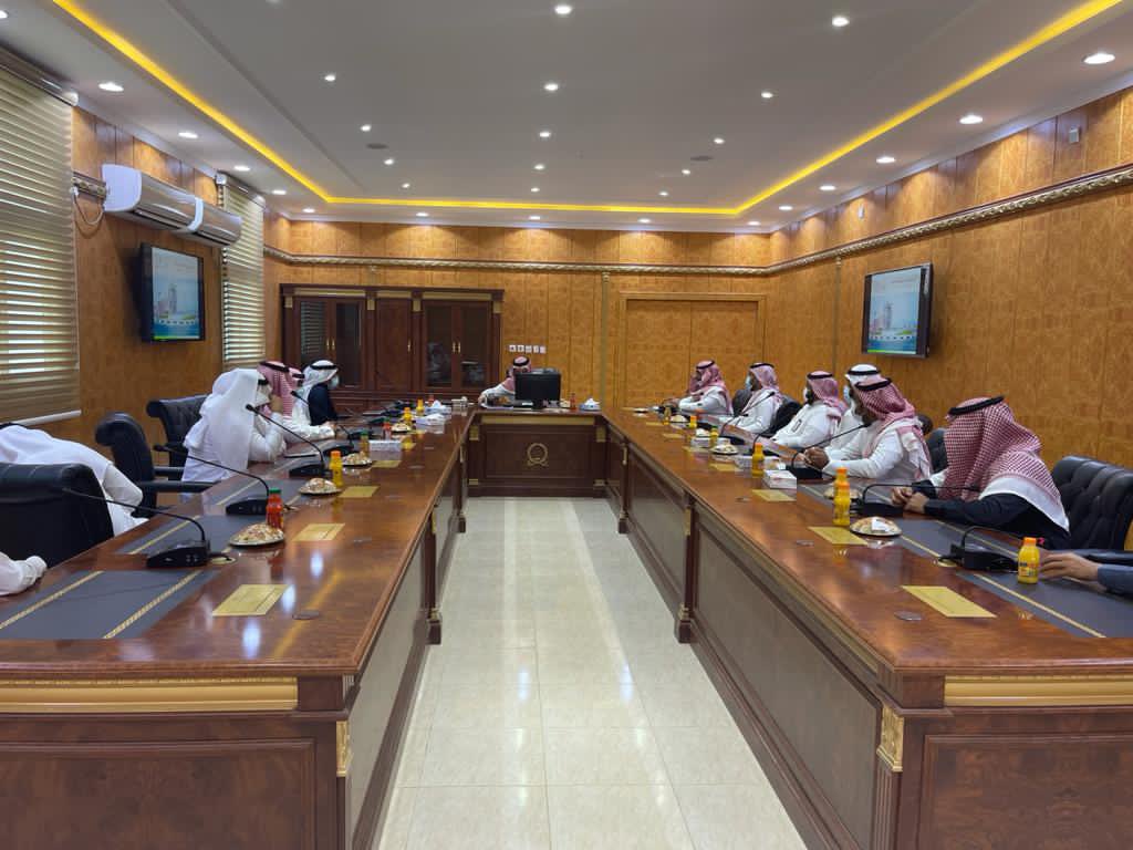 s2da_1's tweet photo. قام سعادة وكيل الأمين لبلديات المحافظات الأستاذ محمد بن حسن الزهراني بزيارة لبلدية غميقه شرق محافظة الليث امس الثلاثاء الموافق ١٤٤٢/٠٤/١٦.

وتفقد خلال الزياره سير العمل بالبلدية وزيارة المراكزالتابعه والوقوف ميدانياً على الخدمات المقدمة والمشاريع الجاري تنفيذها. https://t.co/4hLC3kfC2V
